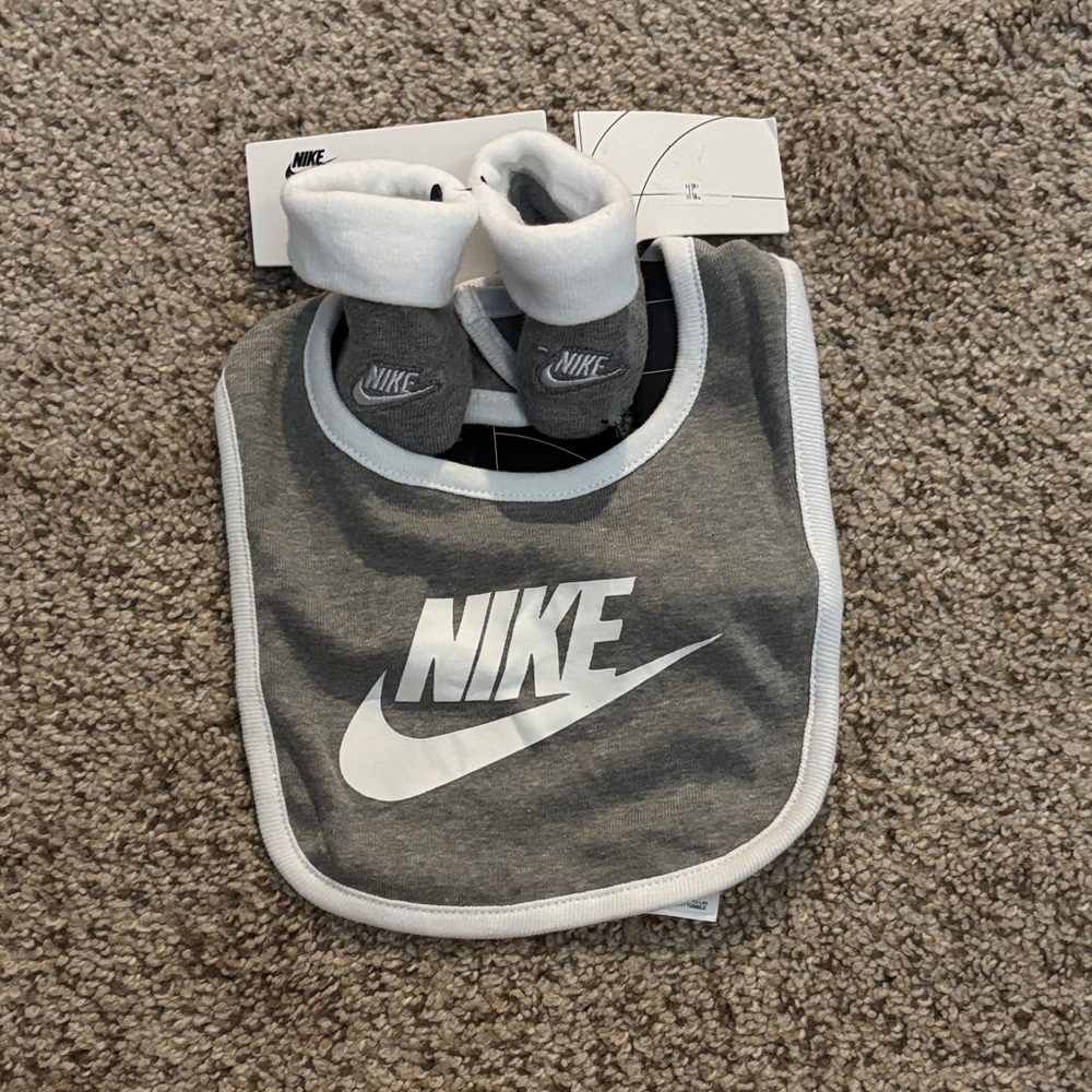 Nike Gray and White Baby Bib & Booties Set